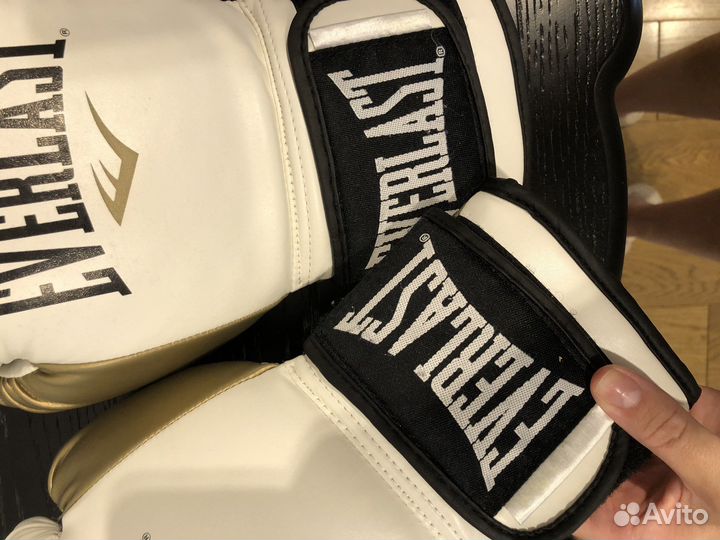 Боксерские перчатки everlast