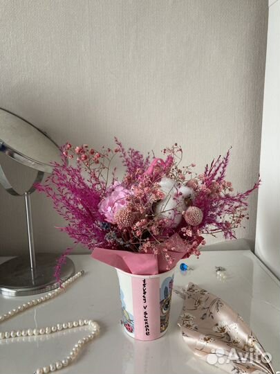 Букет из сухоцветов в кашпо