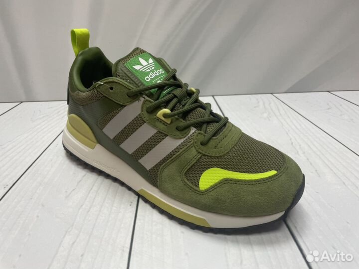 Кроссовки Adidas ZX 700