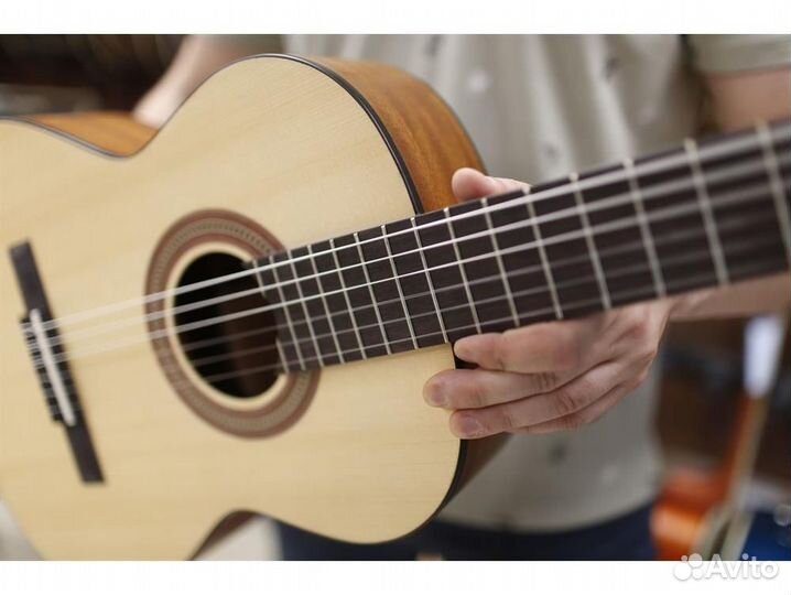 Martinez MC-18S-JUN Классическая гитара 3/4 с чехл