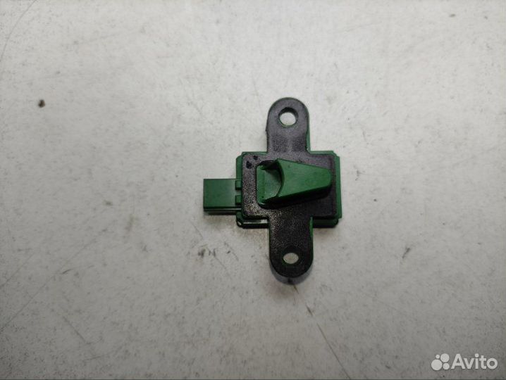 Датчик удара Mercedes Slk R172 1.8 2011