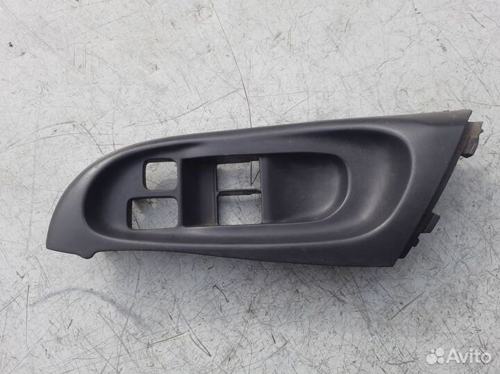 Накладка блока стеклоподъмников Nissan Almera N16