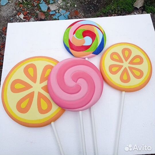 Объемный декор для витрин из пенопласта