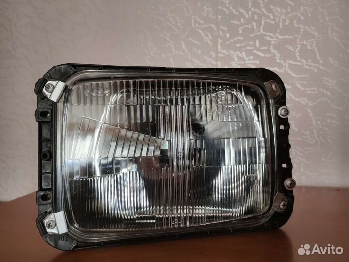 Правая фара Mercedes Benz Bus 207D-410