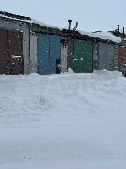 Гараж, > 30 м²