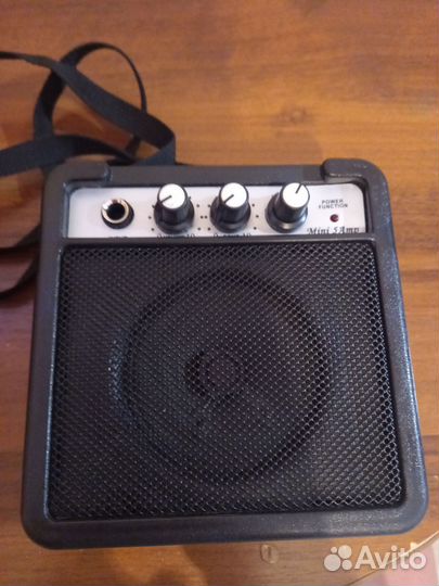 Гитарный комбоусилитель