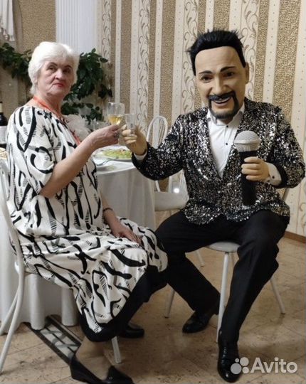 Михайлов, Киркоров, Ревва ростовые куклы