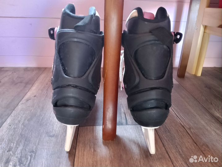 Коньки фигурные женские