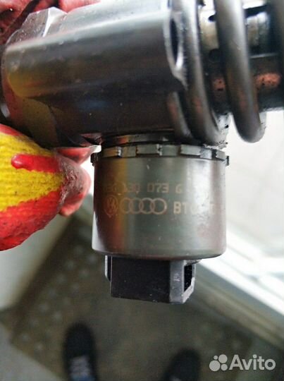 Форсунка Ауди Фольксваген 2,0 TDi 03G130073G