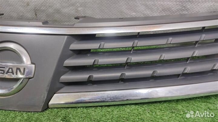 Решетка радиатора Nissan Tiida 2008