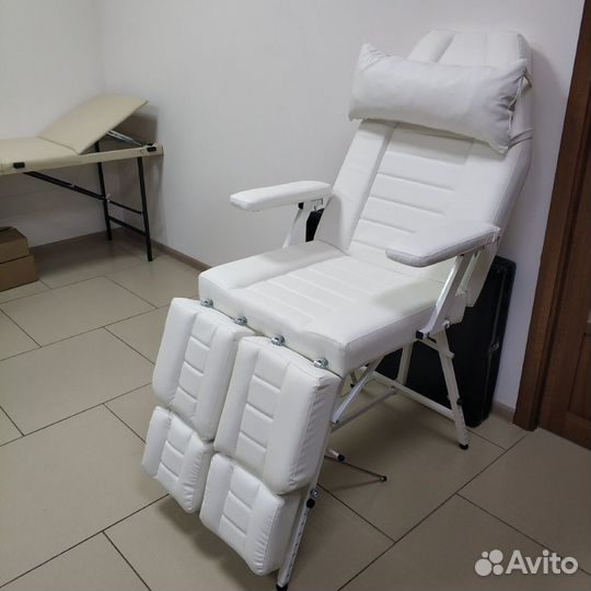 Педикюрное кресло с регулировкой высоты