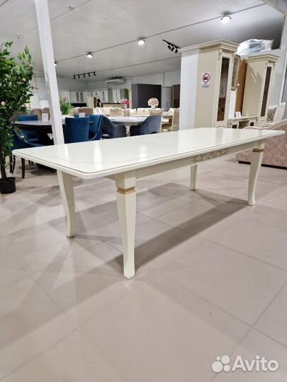 Кухонный стол