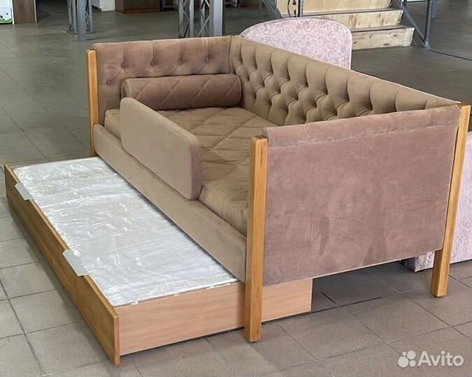 Детская кровать с каретной стяжкой / массив дерева