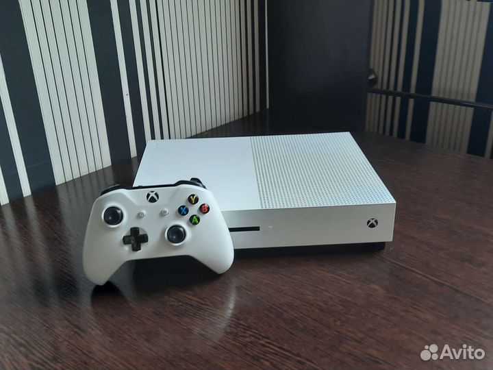 Xbox One s