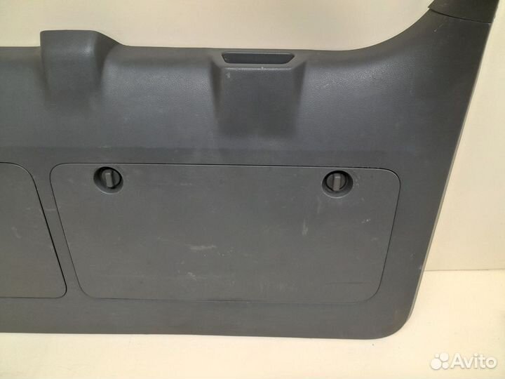 Обшивка двери багажника Toyota Land Cruiser Prado