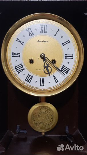 Настенные часы Янтарь