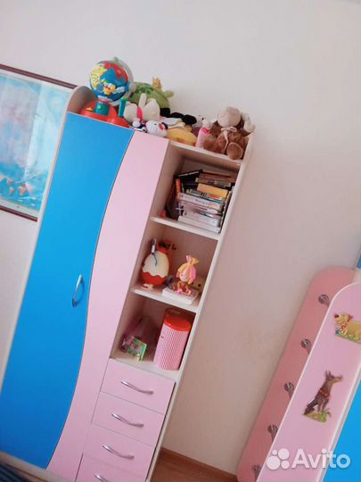 Двухъярусная кровать с матрасом со шкафом