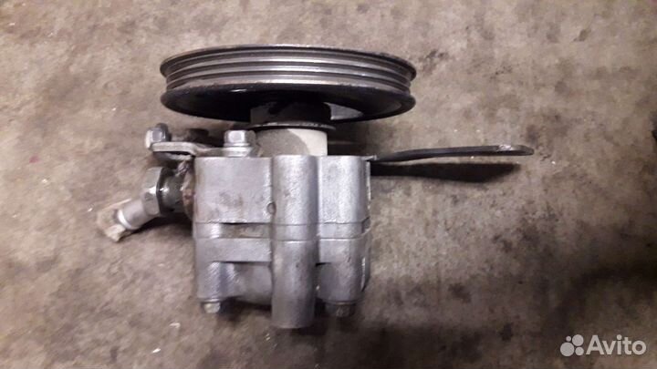 Насос гур Ниссан Альмера