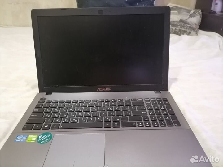 Ноутбук Asus X550C