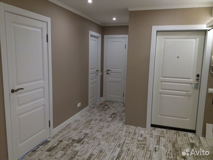 Двери белые с коробкой