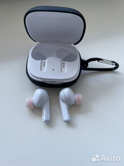 Беспроводные наушники JBL Live Pro+