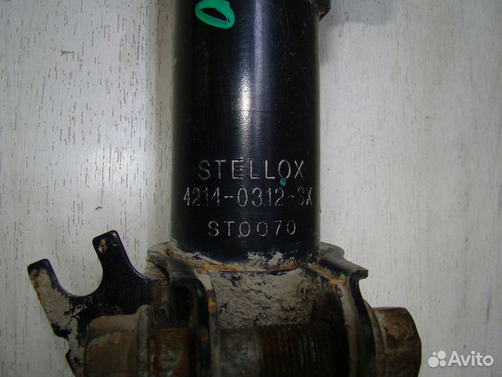 Стойка передняя левая Lexus RX 300 Лексус