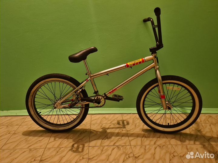 Трюковой велосипед бмх mongoose legion