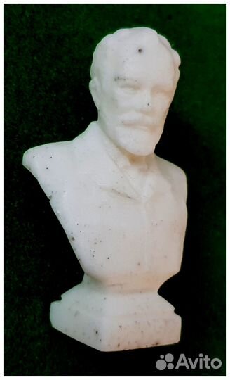 Статуэтка бюст Чайковский П.И. (на чистку-точечки)