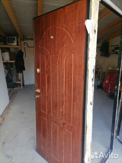 Металлическая дверь бу