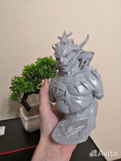 Бюст вампира-лорда из Скайрима