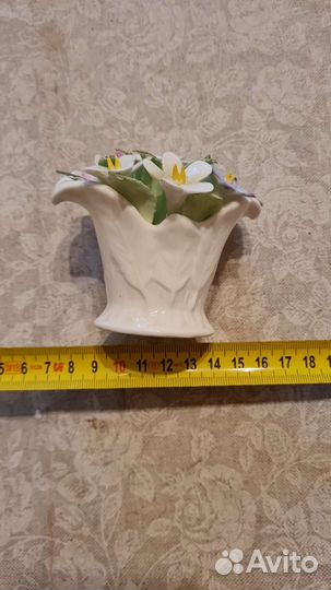 Фарфоровая ваза с цветами, Англия