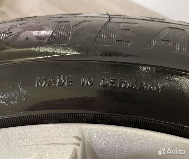 Goodyear Ultragrip Ice Arctic 215/60 R16 99T