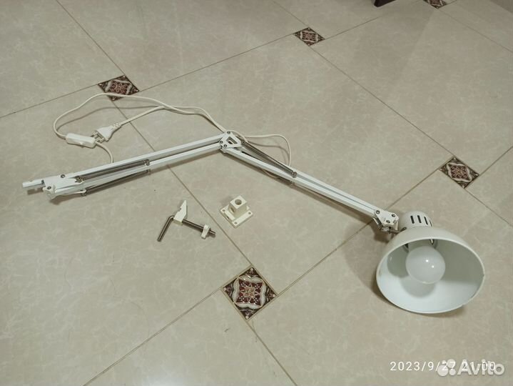 Лампа настольная для маникюра