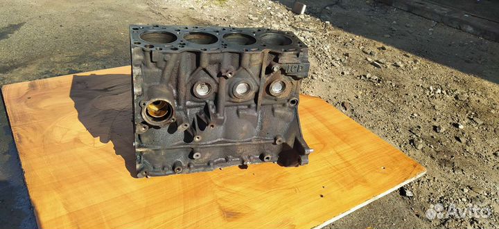 Блок цилиндров Тойота Авенсис 1cd