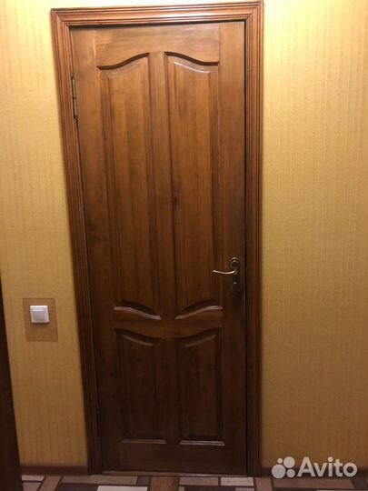 Продаётся комплект дверей для частного дома