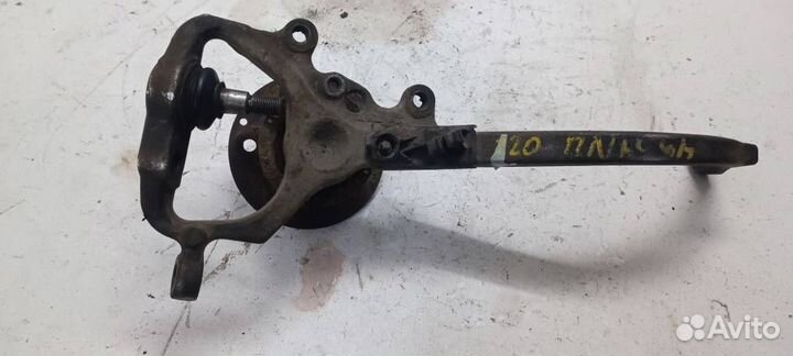 Кулак передний левый