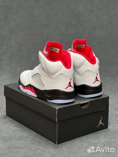 Кроссовки Nike Air Jordan 5 Retro White Fire Red