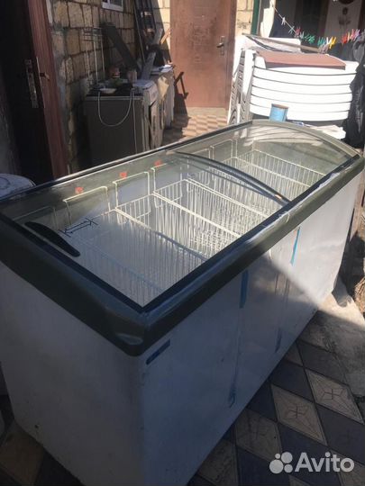 Холодильная витрина бу