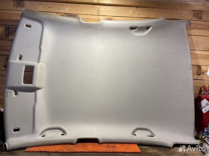 Обшивка потолка Volkswagen Polo