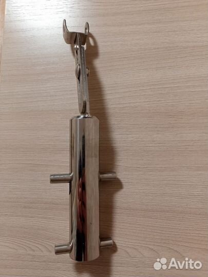 Крепление датчика эхолота