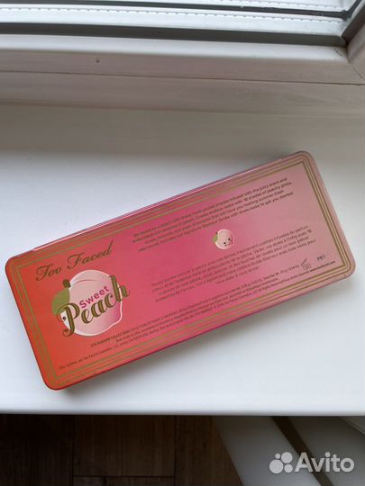 Палетка теней too faced