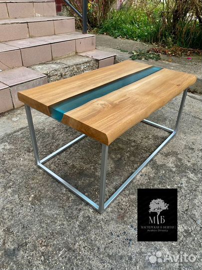 Столы с эпоксидной смолой из слэба