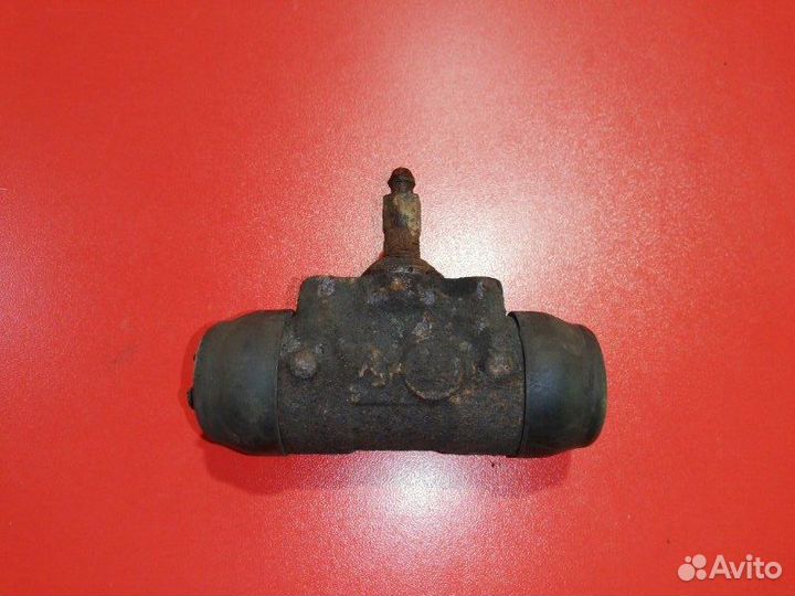 Рабочий тормозной цилиндр задний Toyota Hilux Surf