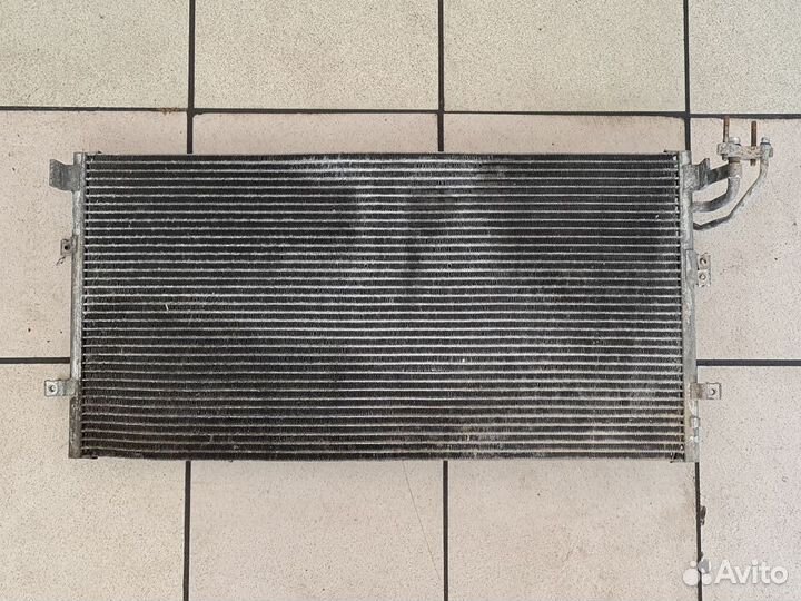 Радиатор охлаждения двигателя Kia Magentis 2001г