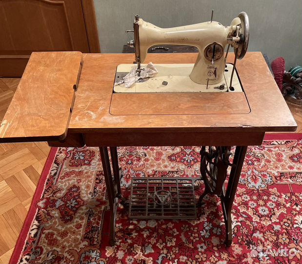 Швейная машинка ножная Tikka