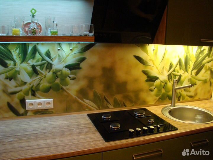 Стеклянный фартук для кухни (Скинали)