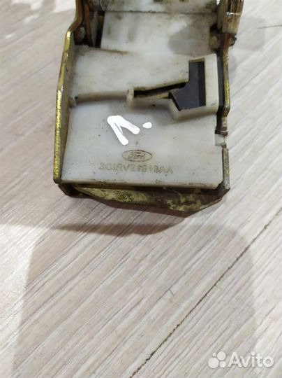 Замок двери передней правой,левой с активатором F