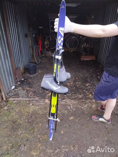 Лвжи, ботинки 38р и палки лыжные