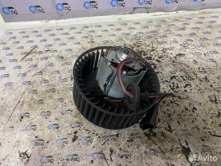 Вентилятор печки Volkswagen Golf 4 хэтчбек AXR