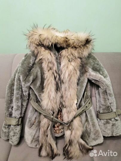 Шуба из мутона с капюшоном